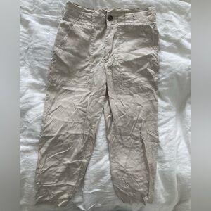 Banana Republic cargo pants in Cream